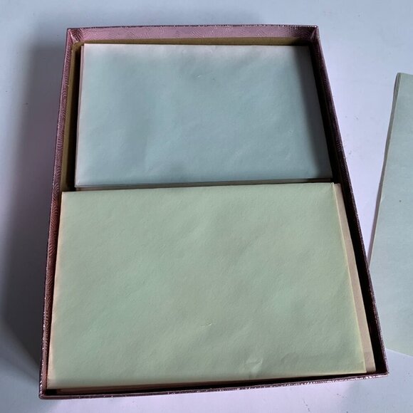 Silken Weave Vintage Stationary Paper & Envelopes with Original Box - Picture 7 of 7